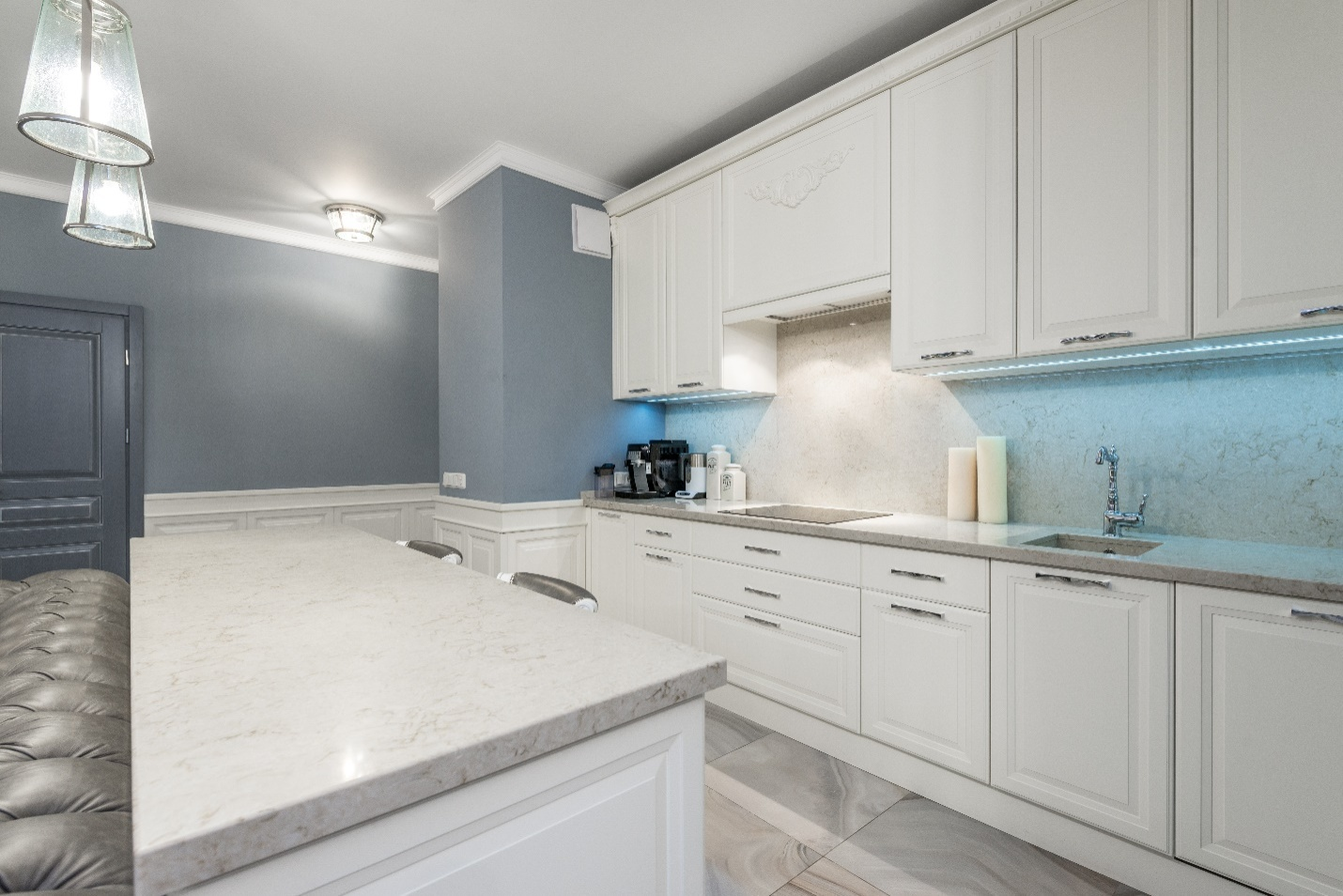  quartz countertops in a kitchen