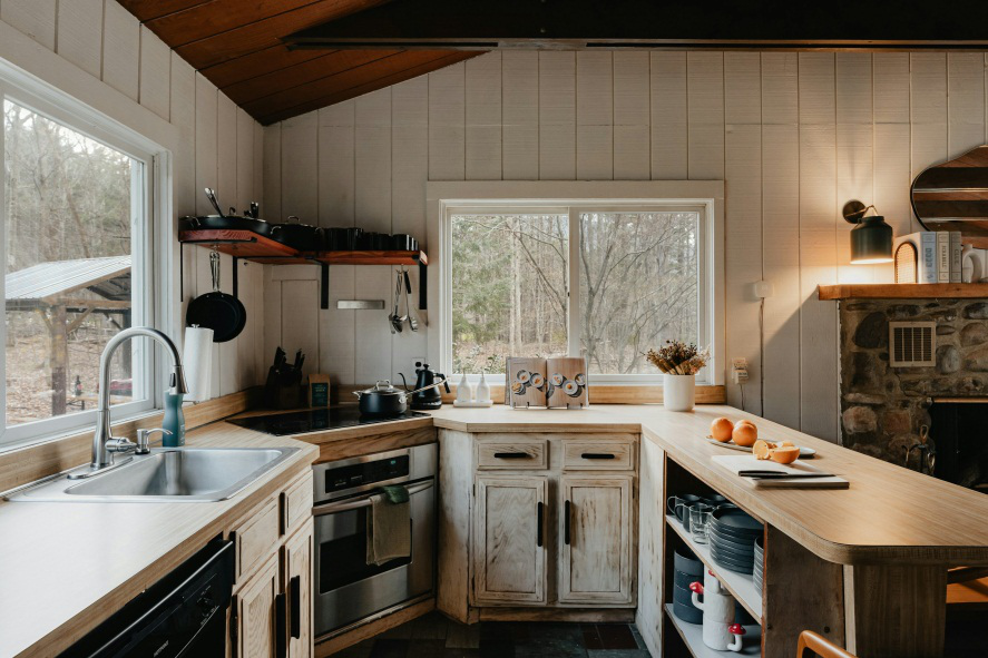  An image of a kitchen’s interior  