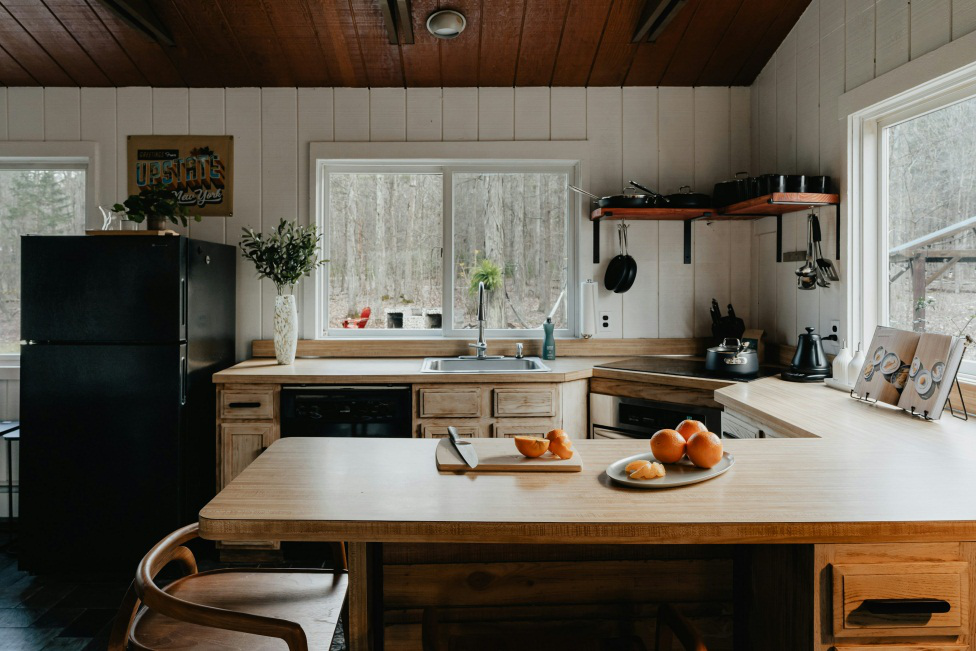  An image of a kitchen’s interior  