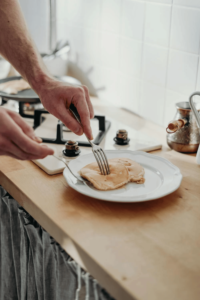 Read more about the article The Role of a Countertop Contractor in Your Kitchen Remodel